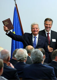 Von li.n.r.: Joachim Gauck (Bundespräsident), Peter Masuch (Präsident Bundessozialgericht) (© Andreas Fischer, Kassel).