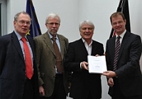 von li.: Matthias Schrappe, Wolf-Dieter Ludwig, Gerd Glaeske, Stefan Kapferer (Quelle: BMG)